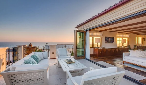 yoo-pristine-balcony